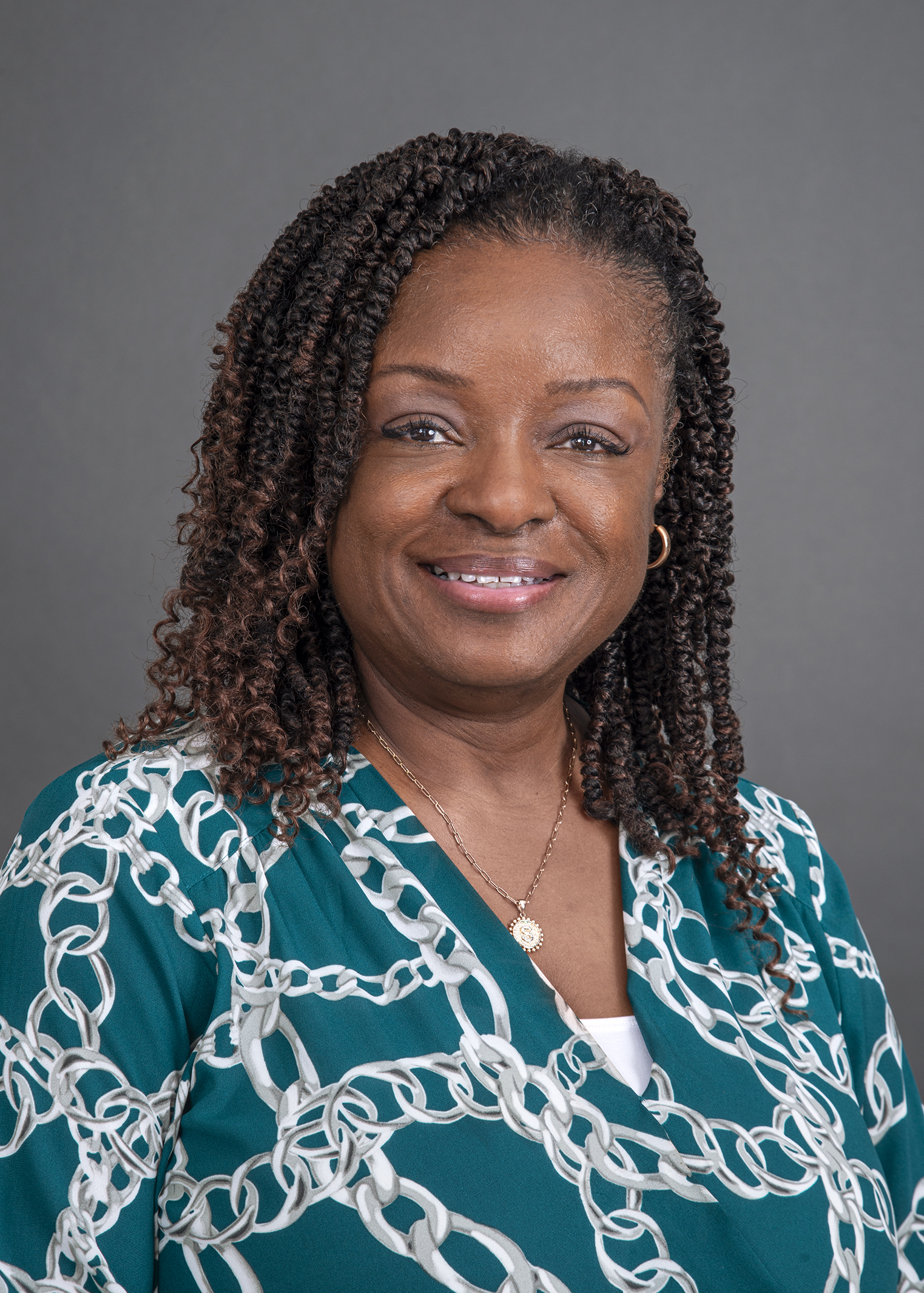 Simone Minor headshot