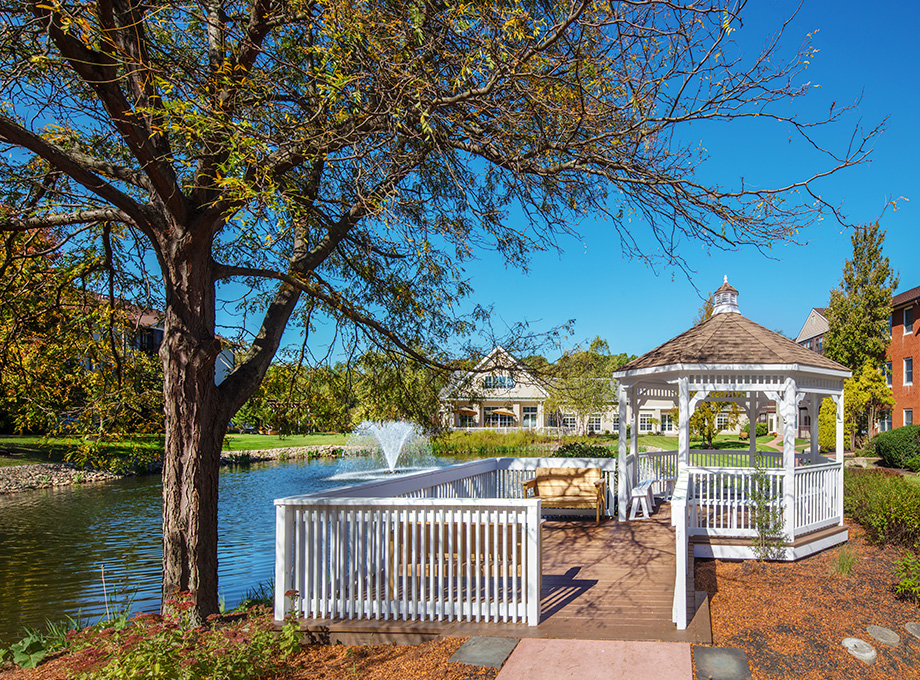 Sitting area at pond